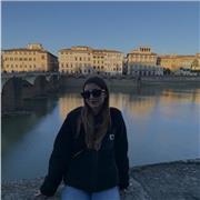 Studentessa di biotecnologie e diplomata al liceo classico, impartisco ripetizioni sia di materie scientifiche sia umanistiche